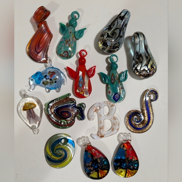 Handcrafted Lampwork Elephant Glass Pendant Bead - Picture 12 of 13